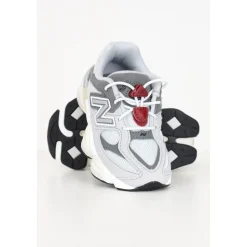9060 Sneakers