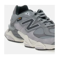 9060 Sneakers