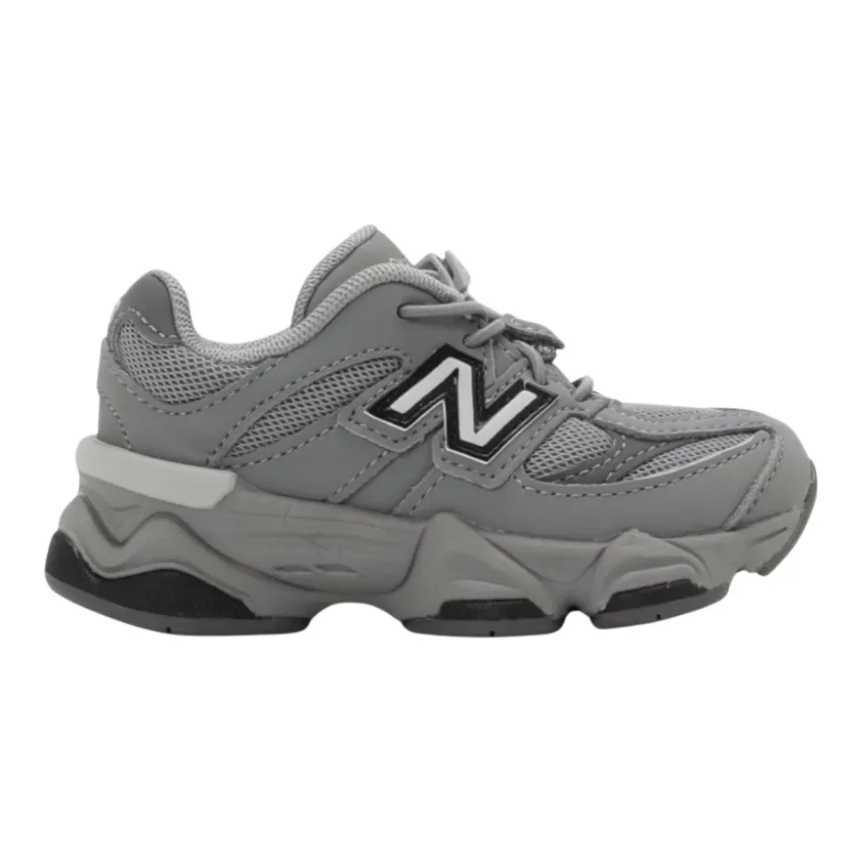 9060 Sneakers