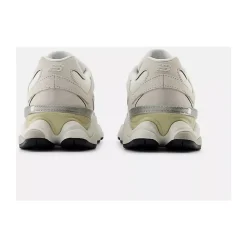9060 Sneakers
