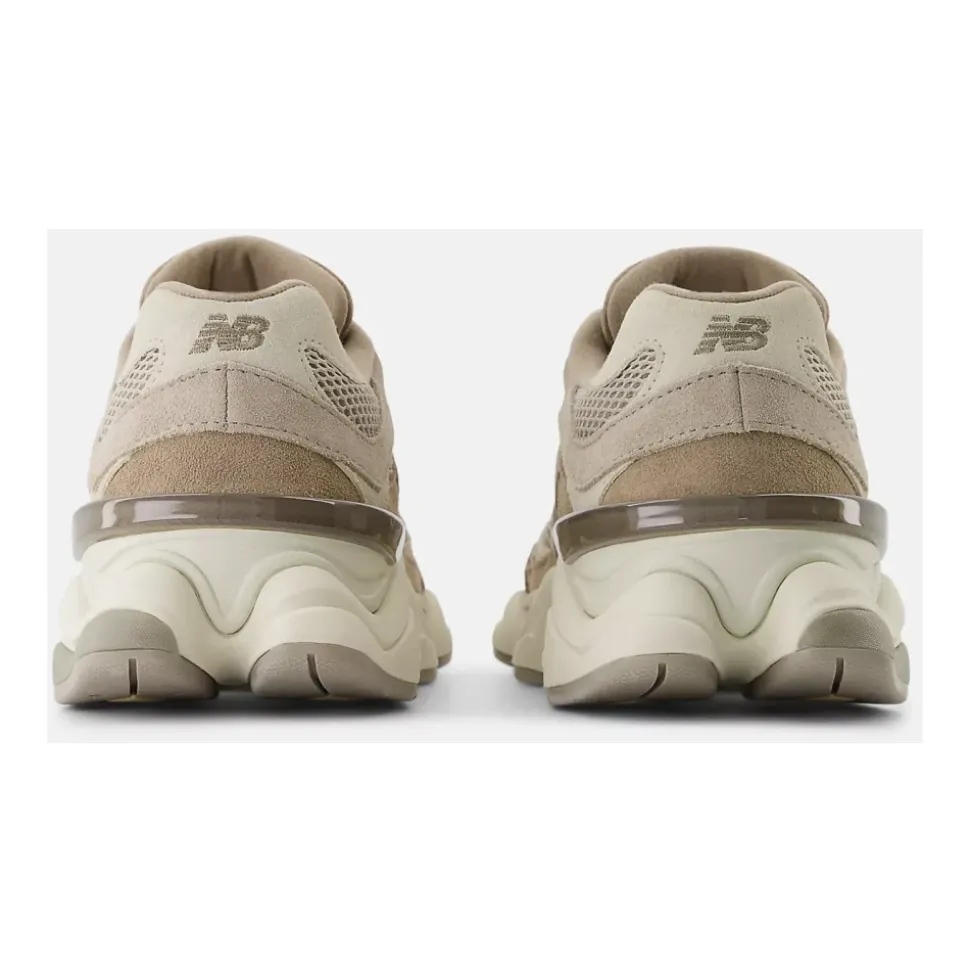 9060 Sneakers