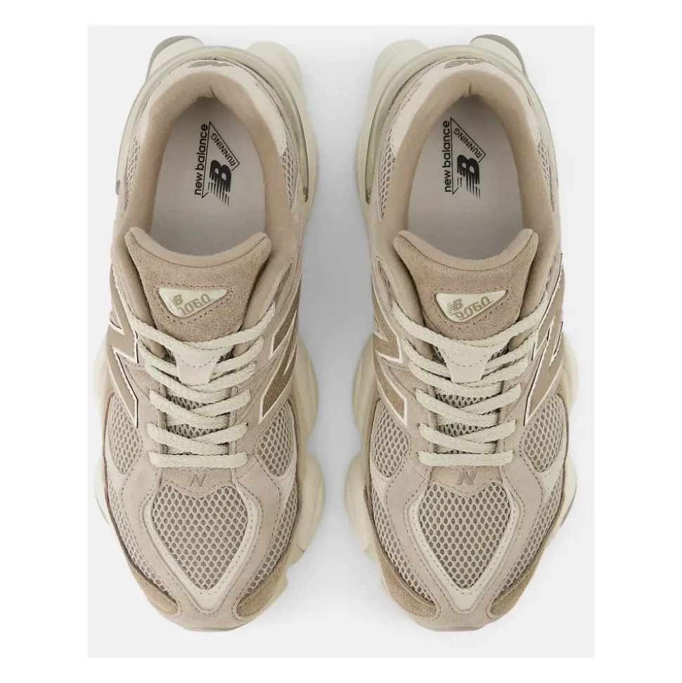 9060 Sneakers