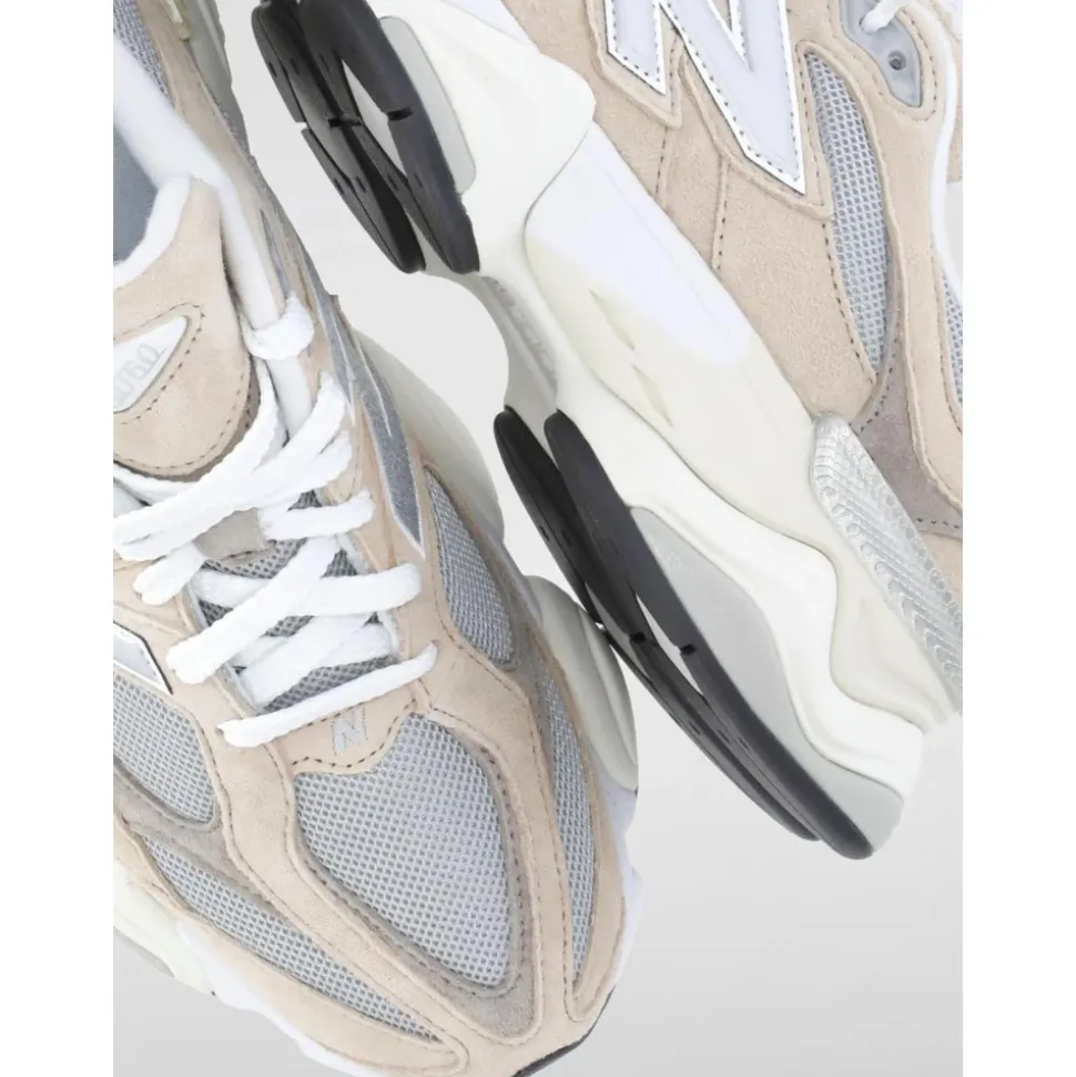 9060 Sneakers