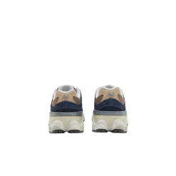 9060 Sneakers