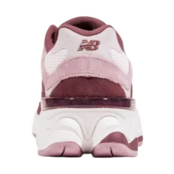 9060 Sneakers