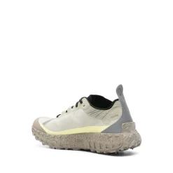 001A Sneaker