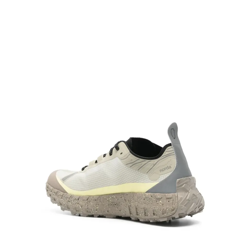 001A Sneaker