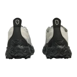 001A Ultra-Distance Laufschuhe