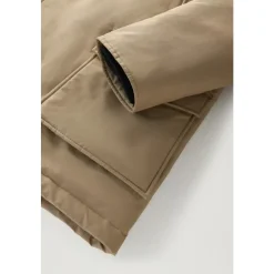 Arctic Parka Mantel