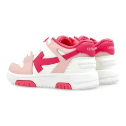 Außerhalb des Büros Sportschuhe