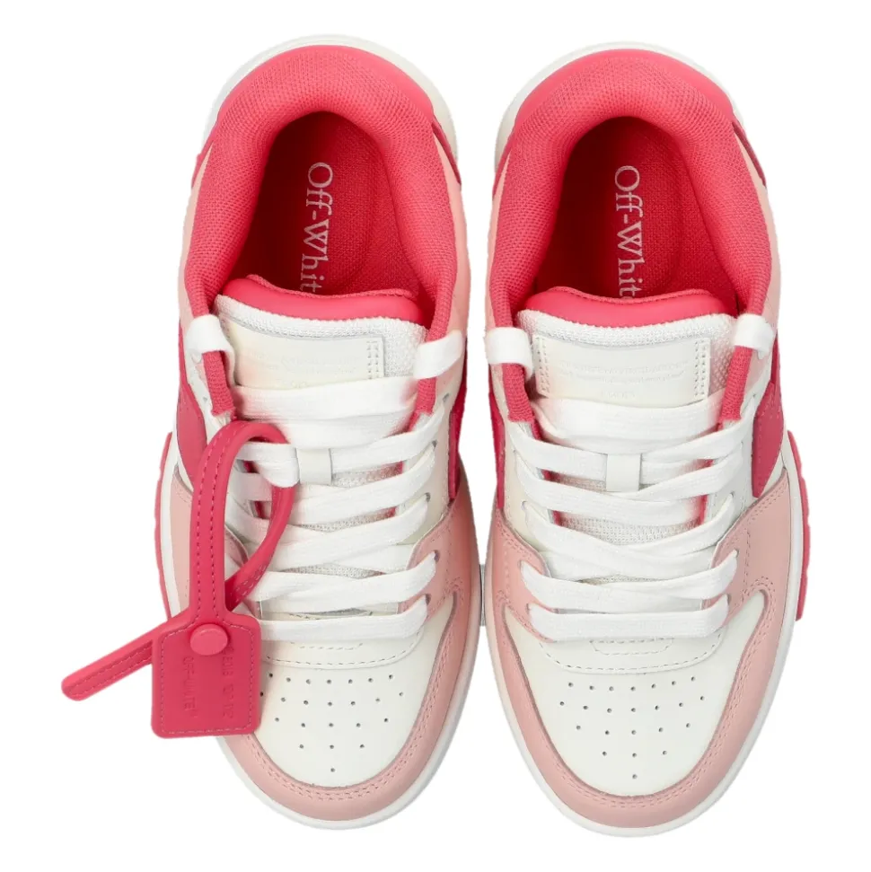Außerhalb des Büros Sportschuhe