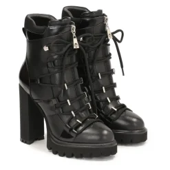 Avantgarde Booties mit Dekorativer Schnürung.Dieses Produkt fällt klein aus.