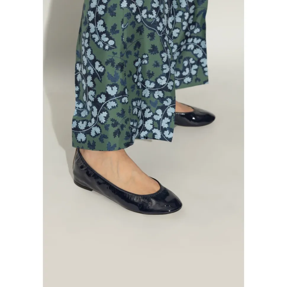 Ballerinas aus Lackleder