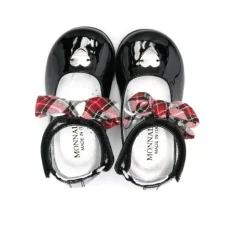 Ballerinas aus Lackleder