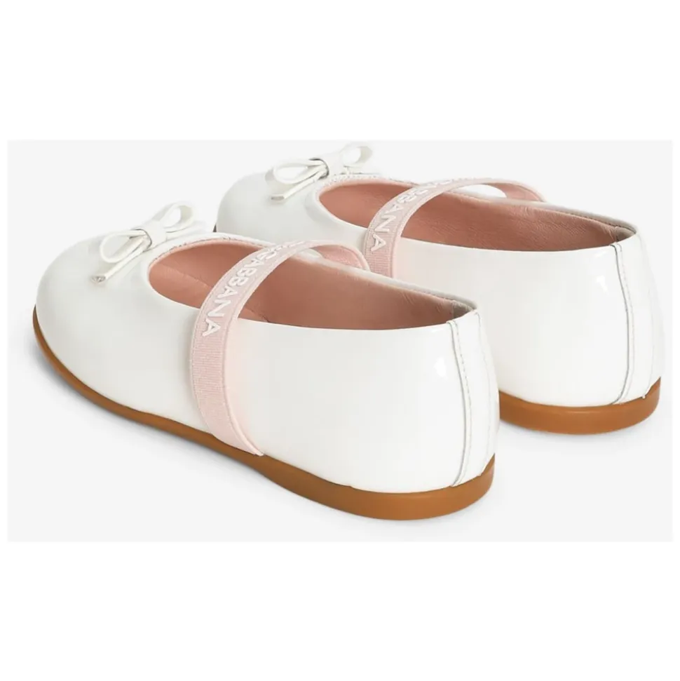 Ballerinas aus Lackleder