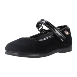 Ballerinas mit Knöchelriemen