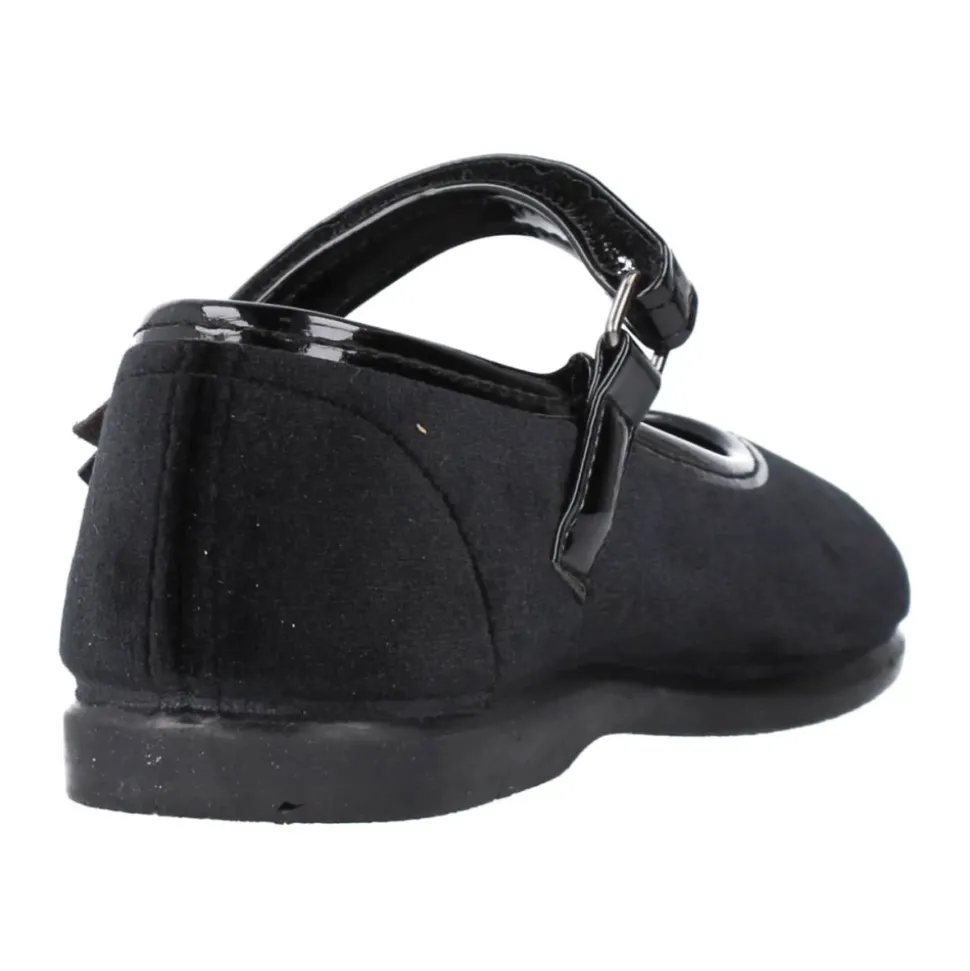 Ballerinas mit Knöchelriemen