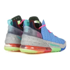 Basketballschuhe in University Blue