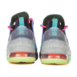 Basketballschuhe in University Blue
