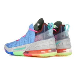Basketballschuhe in University Blue