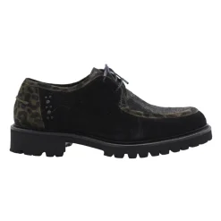 Bequemer Schnürschuh