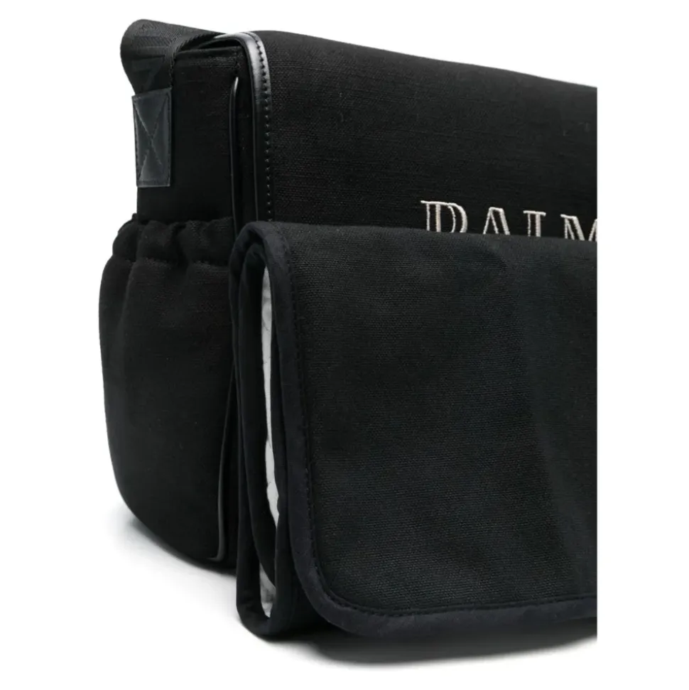 Bestickte Tasche mit Magnetverschluss
