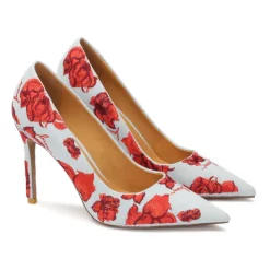 Blaue Denim-Pumps mit roten Blumen