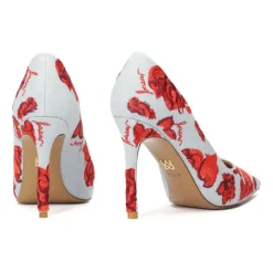 Blaue Denim-Pumps mit roten Blumen