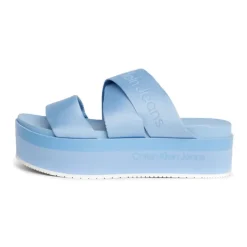 Blaue flache Sandale mit Webbing-Riemen