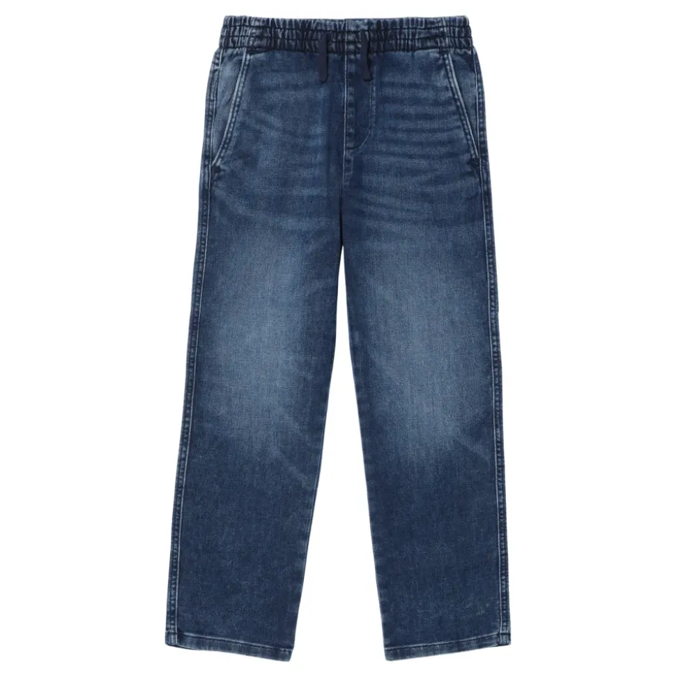 Blaue Jeans mit Washed-Effekt
