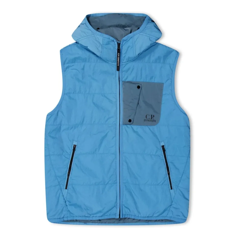 Blaue Kapuzenjacke mit Reißverschlusstasche