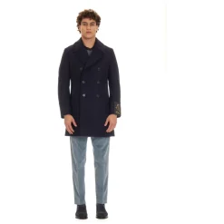 Blauer Peacoat mit Hornknöpfen
