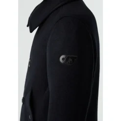 Blauer Wintermantel Stilvolles Design
