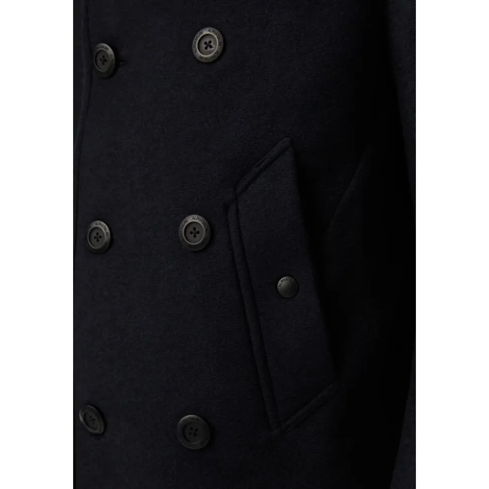 Blauer Wintermantel Stilvolles Design