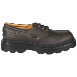 Braune flache Schuhe