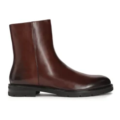 Braune Herrenstiefel mit höherem Schaft