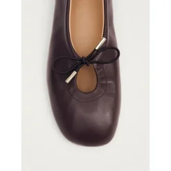 Braune Leder-Ballerinas mit einzigartigen Details