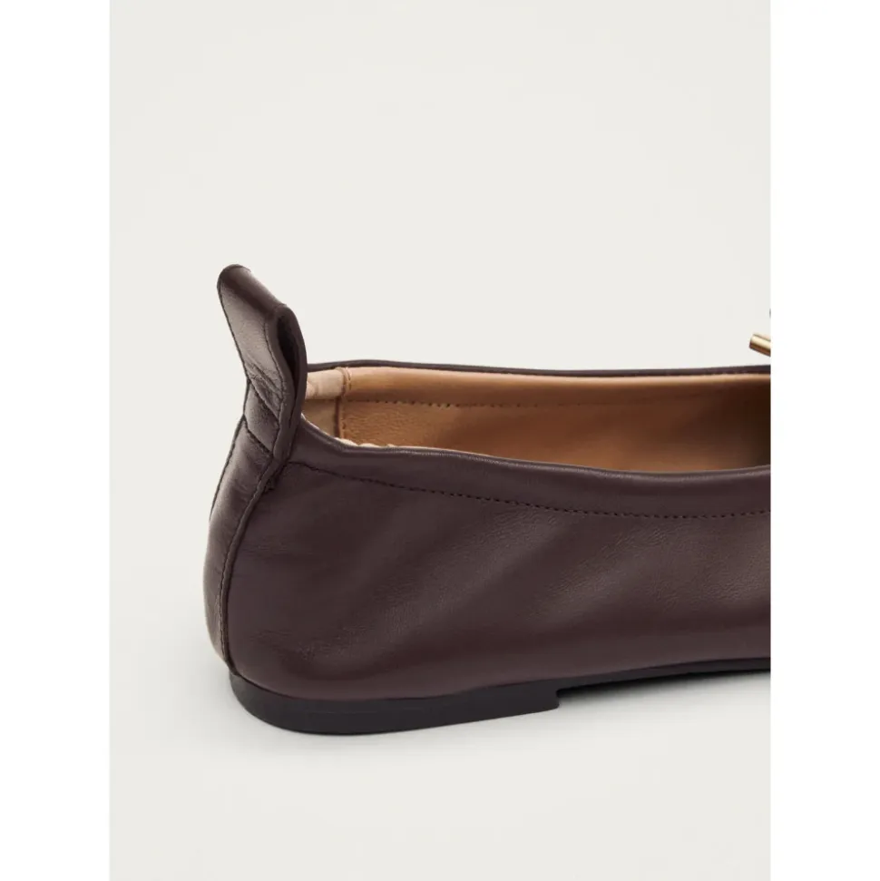 Braune Leder-Ballerinas mit einzigartigen Details