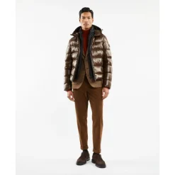 Braune Pufferjacke mit Kapuze