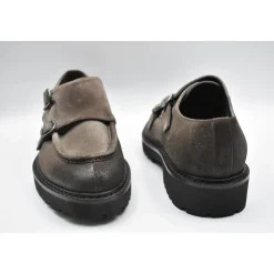 Braune Schnürschuhe