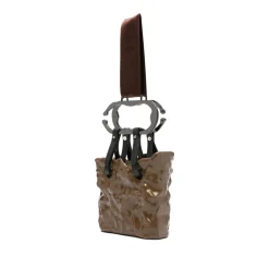 Braune Skulptierte Ledertasche mit Karabinergriff