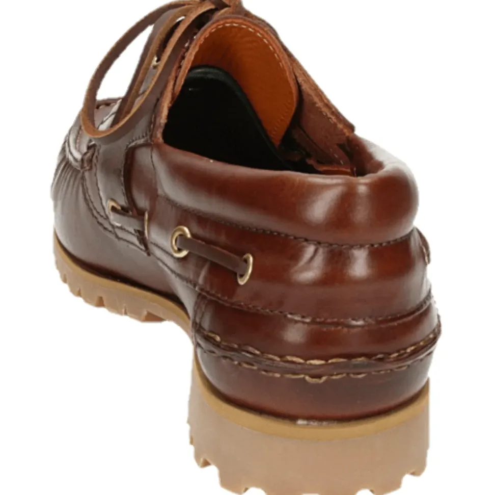 Brauner Bootsschuh mit Gummisohle