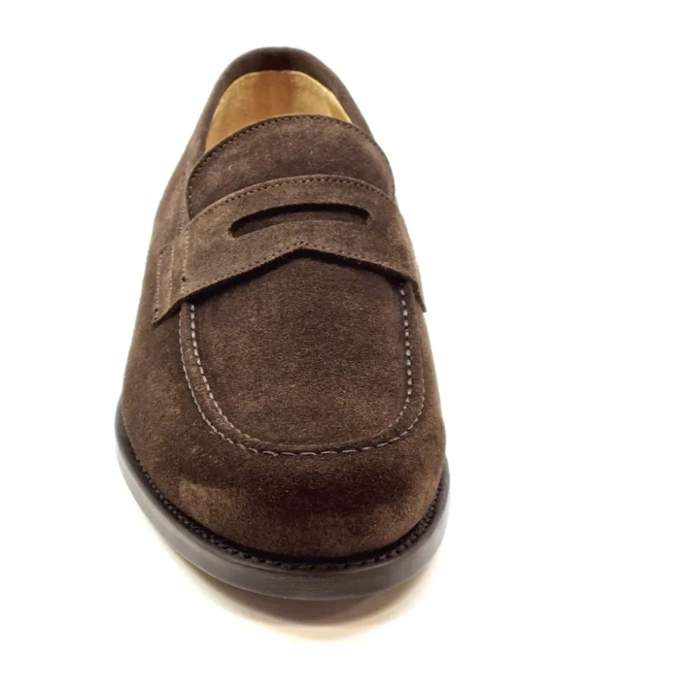 Brauner Wildleder-Mokassin mit Klassischen Details