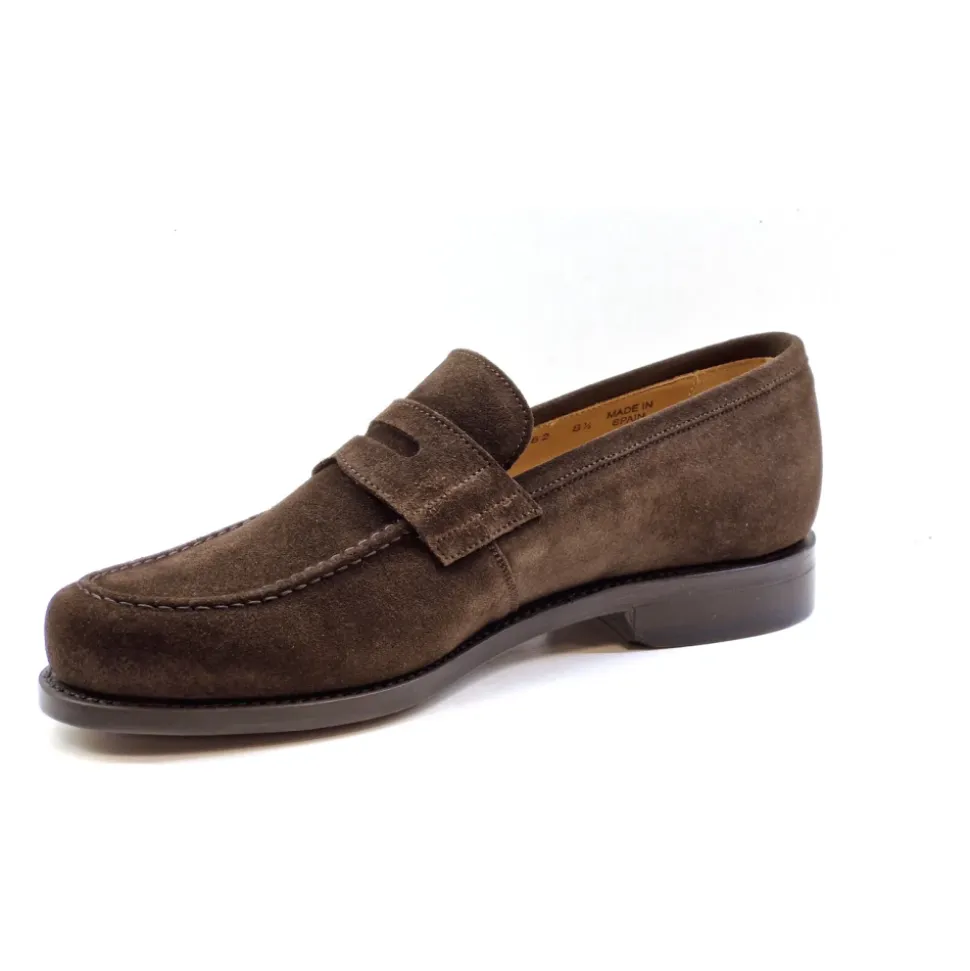Brauner Wildleder-Mokassin mit Klassischen Details