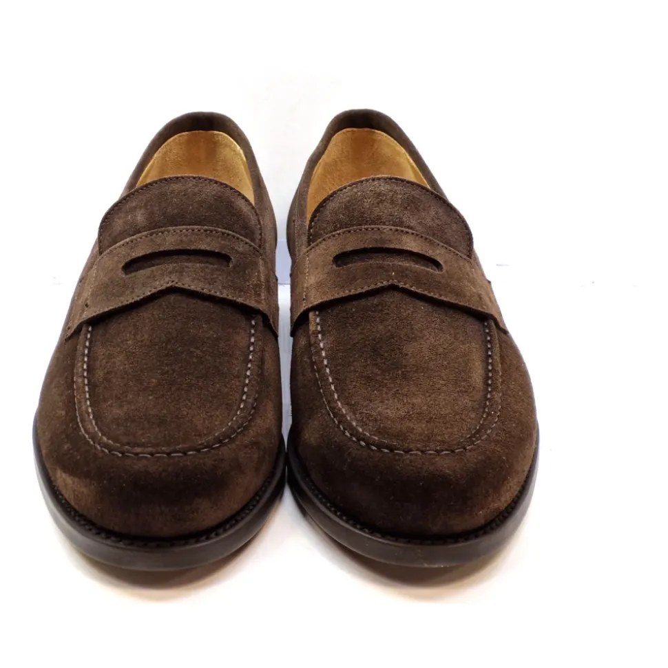 Brauner Wildleder-Mokassin mit Klassischen Details