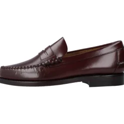 Burgunderfarbene Leder-Loafer