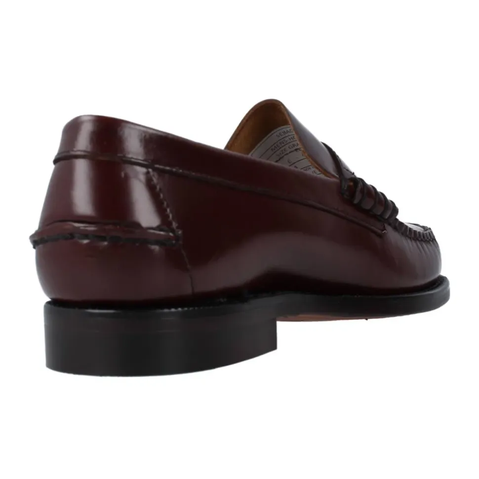 Burgunderfarbene Leder-Loafer