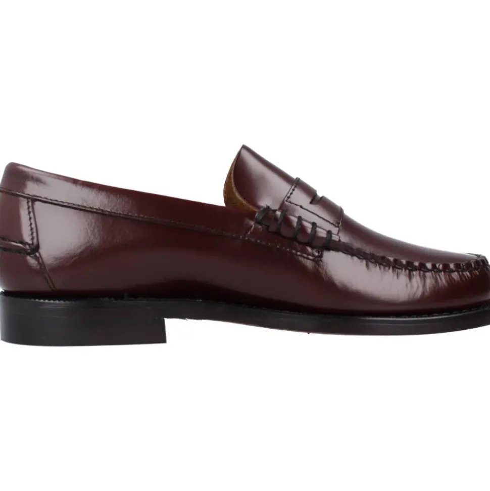 Burgunderfarbene Leder-Loafer
