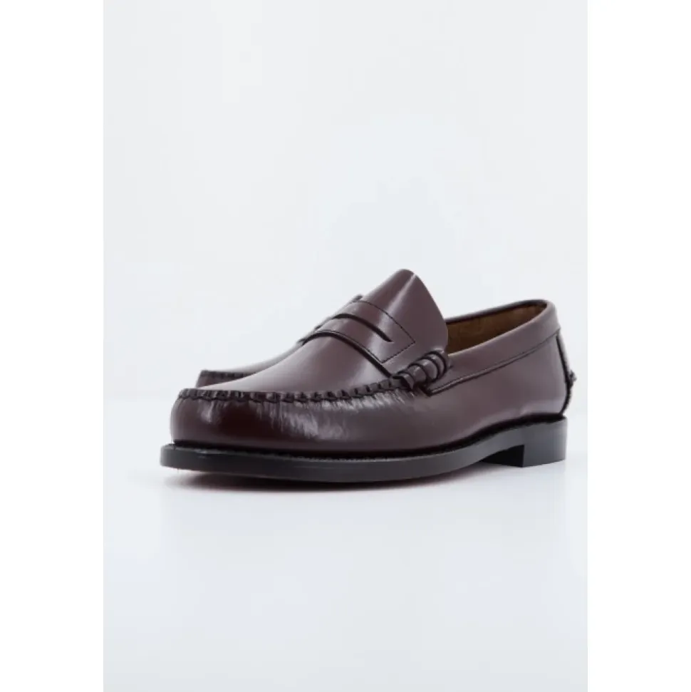 Burgunderfarbene Leder-Loafer
