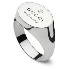Chevalier-Ring mit ovalem Anhänger